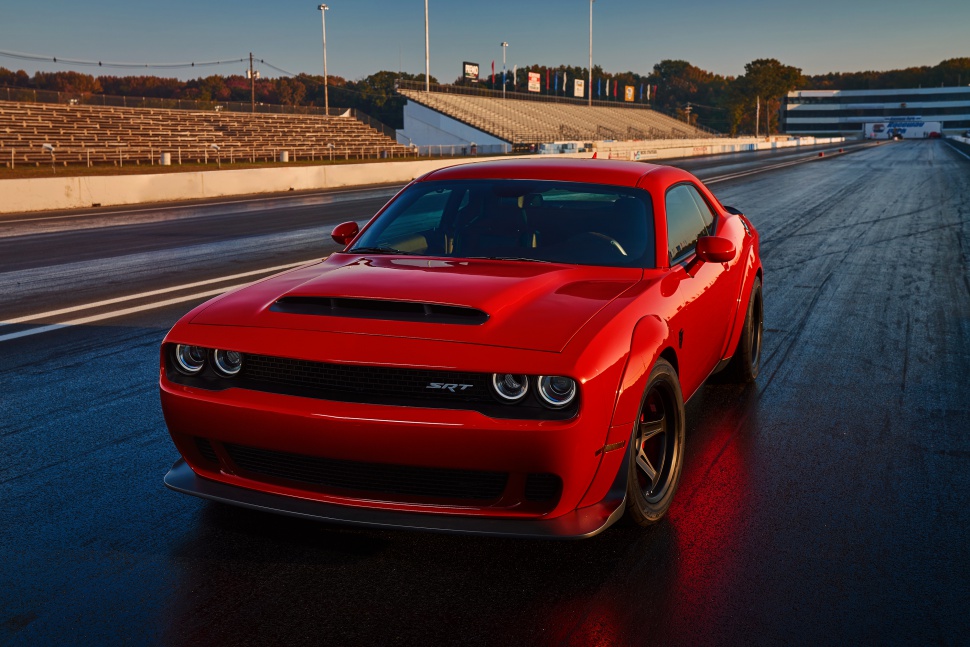 Как переводится dodge challenger